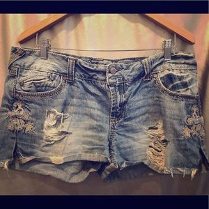 Flirty denim shorts